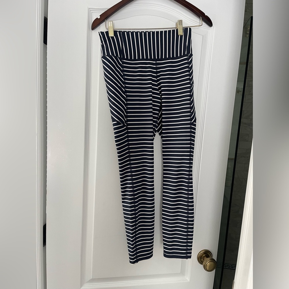 Athleta Stripe Contender 7/8 Tight PowerLift XS Navy White Compression - Picture 4 of 9